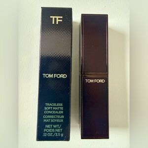 TOM FORD
Traceless Soft Matte
Concealer with Hyaluronic Acid: Color: 7N0 Almond